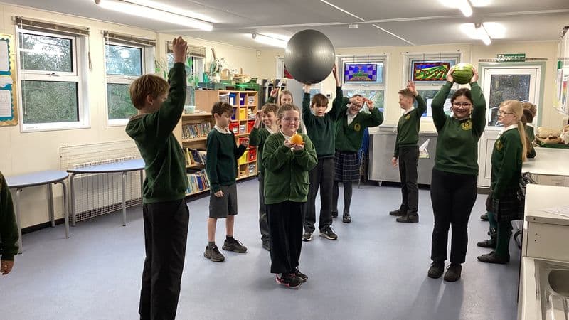 Bringing the Solar System to life by modelling the planets and comparing their sizes! 🌍🪐🚀